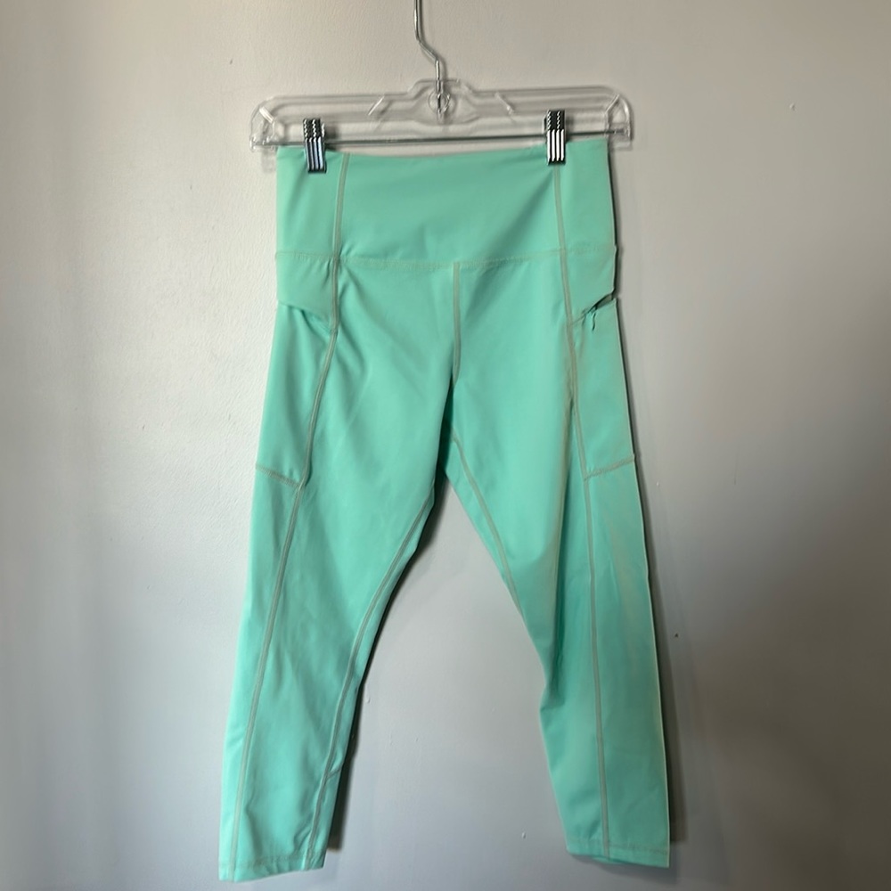 Zyia Capri leggings - Picture 1 of 4
